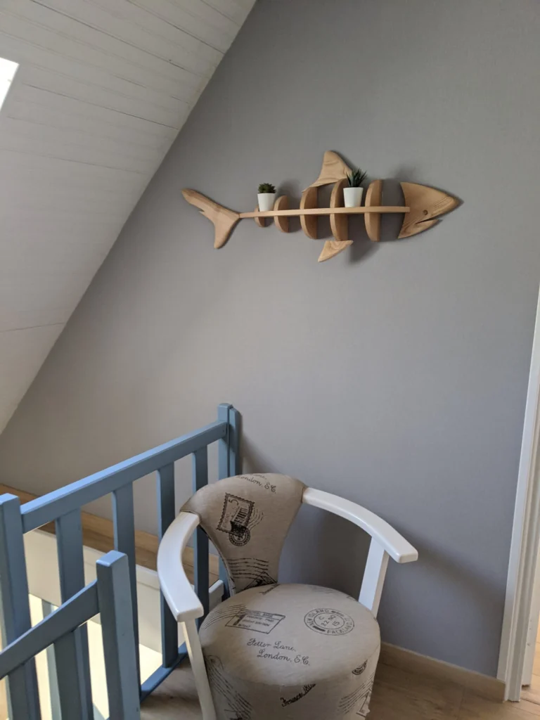 Un coin fauteuil sur le palier